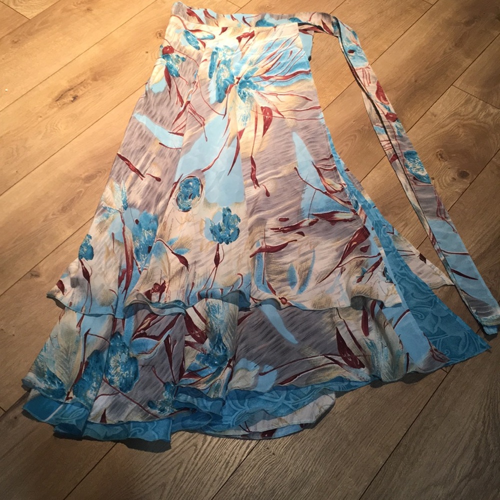 🛍 Wrap Around Skirt